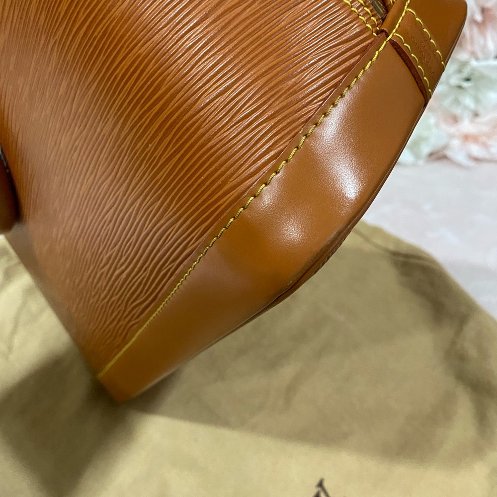 Louis Vuitton Cipango Gold Epi Leather Alma PM - Picture 6 of 12